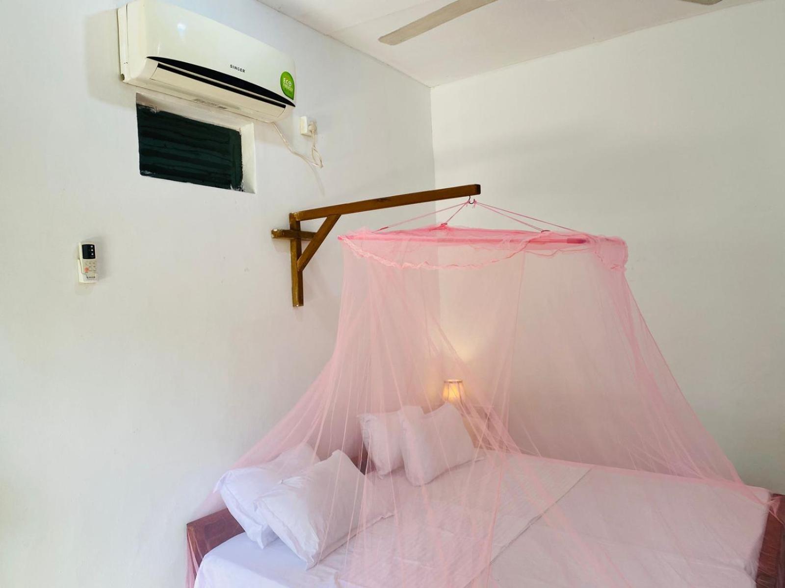 Aaliya Bay Hotel อารูกัมเบย์ ภายนอก รูปภาพ