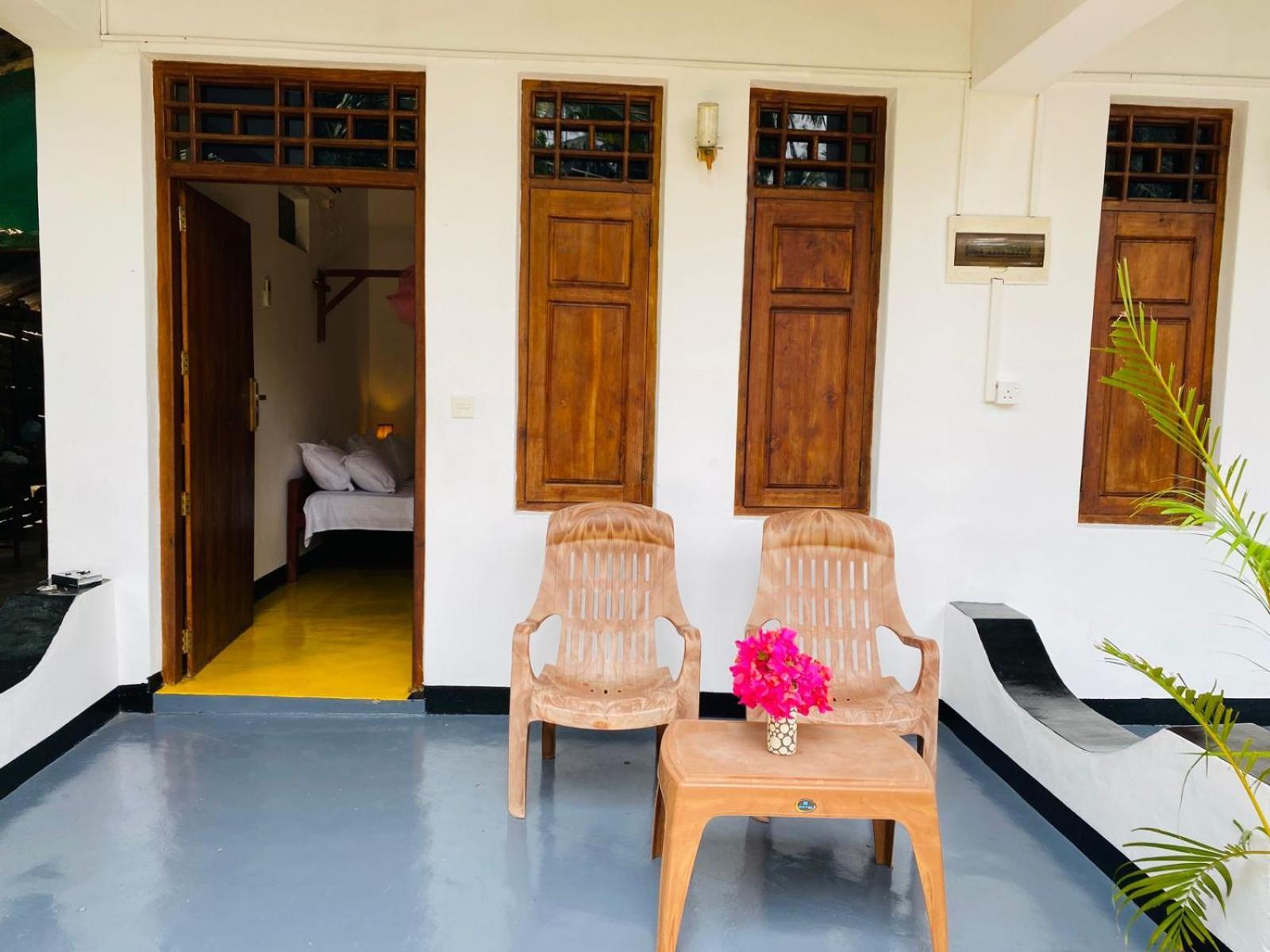 Aaliya Bay Hotel อารูกัมเบย์ ภายนอก รูปภาพ